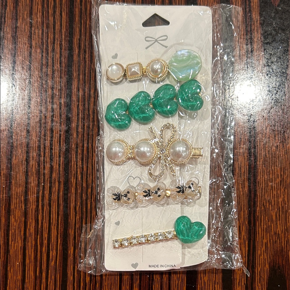 Elegant Green and Gold Hair Clip Set